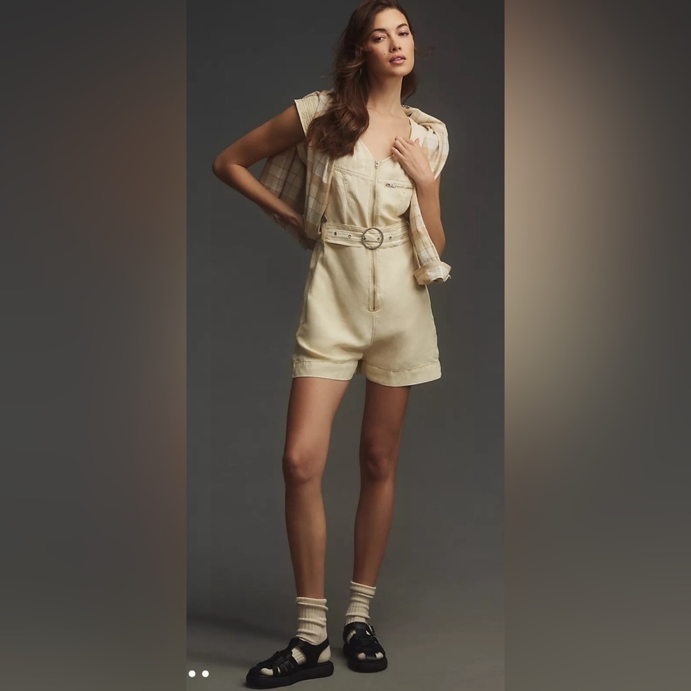 NWT XS Pilcro belted v neck zip romper / short Anthropologie